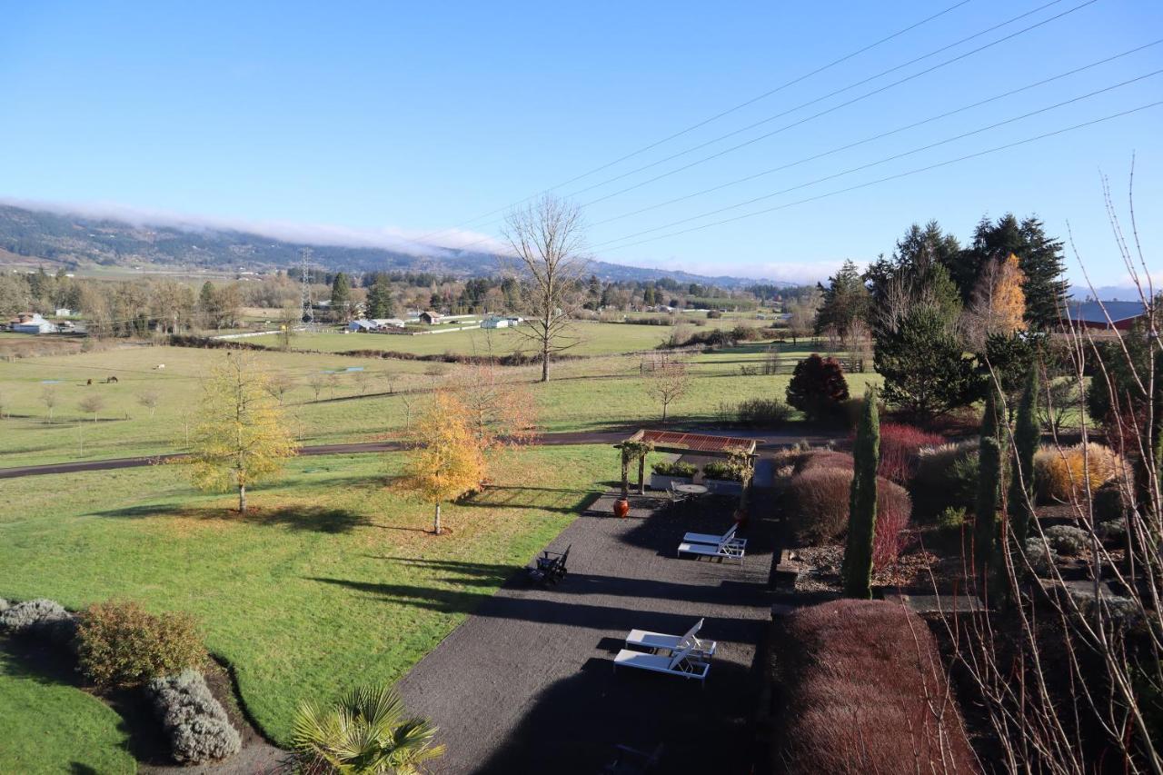 The Setting Inn Willamette Valley Ньюберг Экстерьер фото